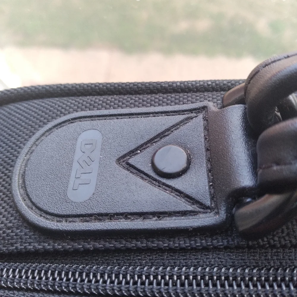 Dell Black Laptop Bag all intact 16.5 × 13.5 × 3 Elastic Inside for strapping